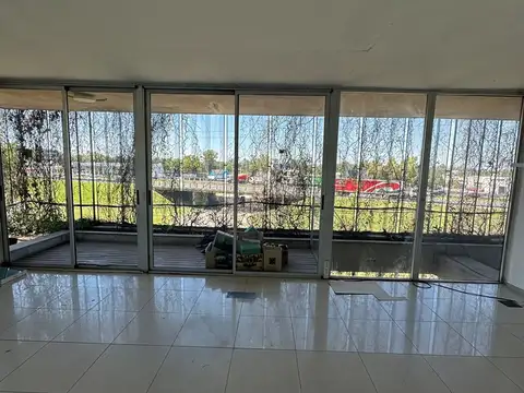 Oficina en Alquiler en Pilar, $ 750.000