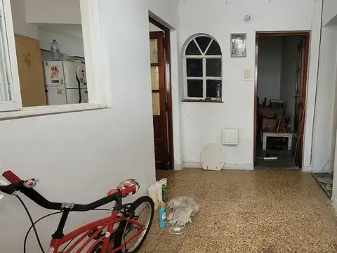 Casa 3 ambientes con 2 baños