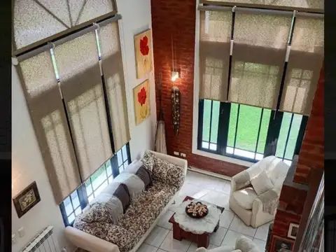 Casa en Venta en Campos De Álvarez, USD 370.000