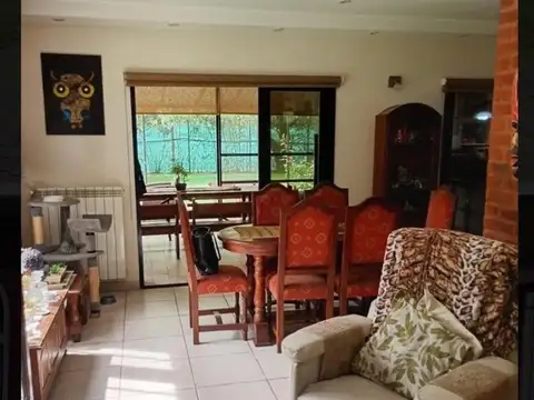 Casa 5 ambientes con 4 baños