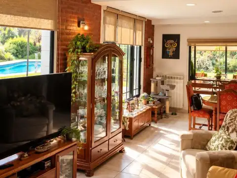 Casa en Venta con 6 cocheras