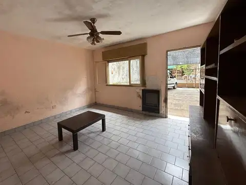 Casa en Venta con 4 cocheras