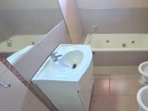 Departamento en Alquiler en Lomas del Mirador, $ 900.000
