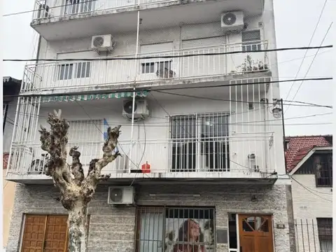 Departamento de 3 Ambientes en venta con Cochera en Ramos Mejía