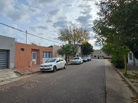 Casa 2 ambientes con 1 baño