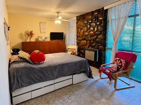 Casa en Alquiler con 1 cochera
