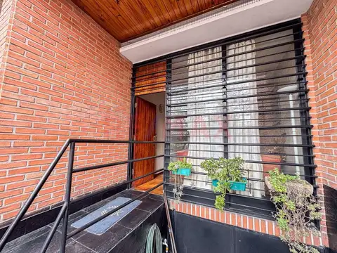 Depto Tipo Casa en Venta 26 años