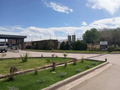 Se vende lote. Maipú. Apto PH