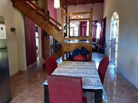 Casa en sierras 7 ambientes con pileta