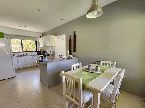 Casa 4 ambientes con 3 baños