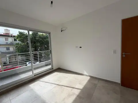 Departamento en Alquiler en Caseros, $ 650.000