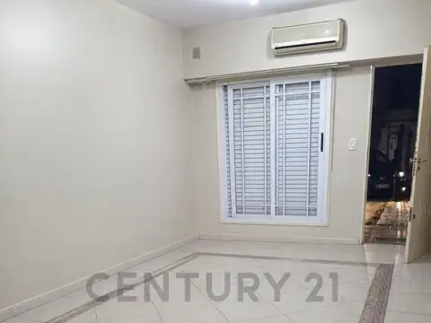 Casa en Alquiler en Villa Real, $ 2.700.000