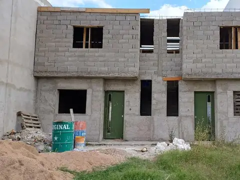 oportunidad duplex en construccion a la venta en val cercano