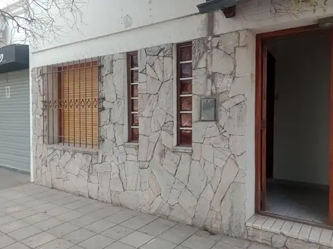 Casa en venta c/ cochera en Punta Alta