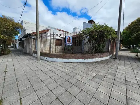 Casa en venta c/ cochera en Punta Alta