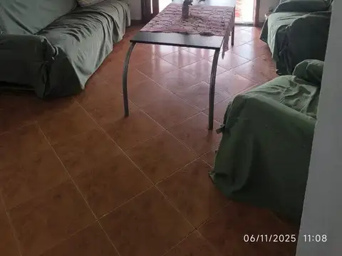 Casa 7 ambientes con 1 baño