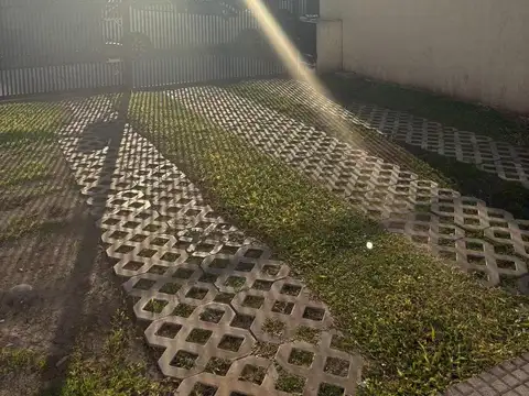 Depto Tipo Casa en Alquiler de 3 ambientes