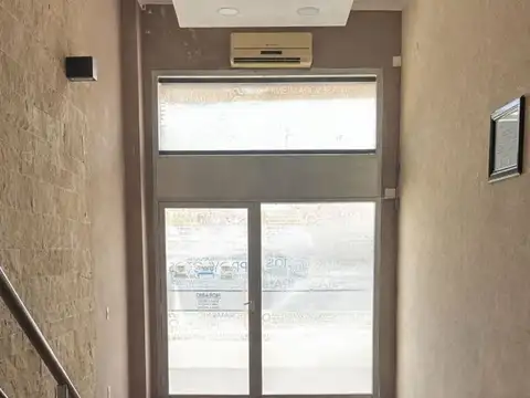 Local en Alquiler en Gregorio de Laferrere, $ 1.900.000