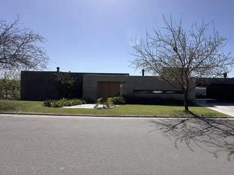 VENTA – Casa de categoría de 3 dormitorios en La Cuesta, La Calera