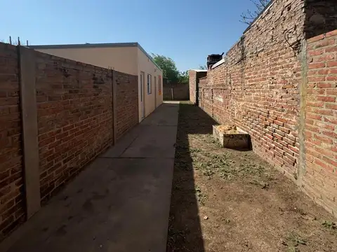 VENTA DE CASA LOCAL Y DEPARTAMENTO INTERNO - PILAR