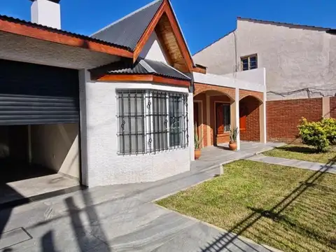 Casa en Venta con 5 cocheras