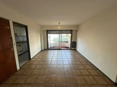 En Venta o Alquiler 2 Ambientes Cochera Descubierta
