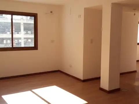 Av. Colón 100, Piso 4