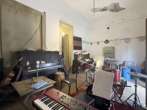 Casa 7 ambientes con 2 baños