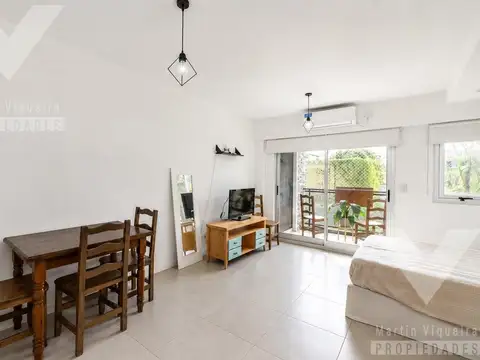 Departamento con balcón al contrafrente en el corazón del corredor DOHO.