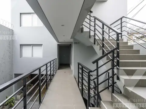Departamento con balcón al contrafrente en el corazón del corredor DOHO.