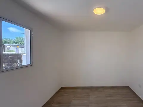 Depto Tipo Casa 4 ambientes con 2 baños
