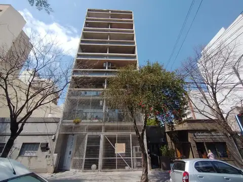 Cochera CUBIERTA Nº 2 con expensas incluidas.-