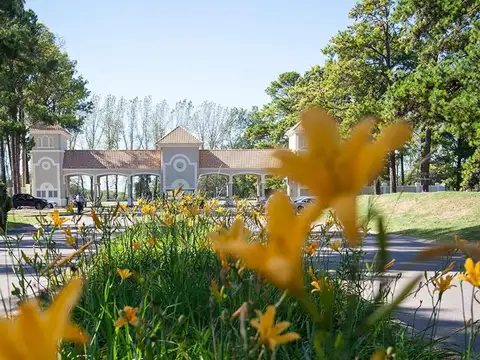 Impresionante Terreno En Pinares Golf Country