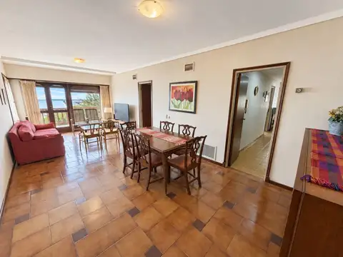 Departamento 4 ambientes con 3 baños