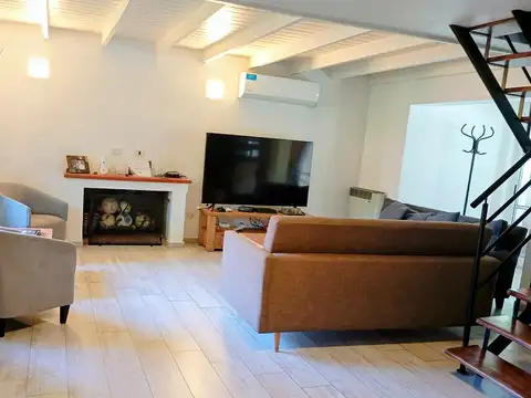 Casa 5 ambientes con 2 baños