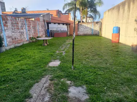 Casa sobre lote de 8.66x43