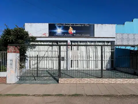 Se vende gran salón sobre Av. Lujan - Santo Tome