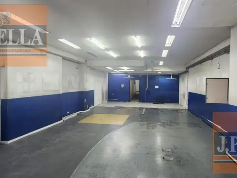 Edificio Comercial -  Departamentos y oficinas - 1146 m² Liniers