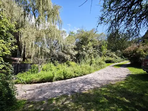 UNICA CASA 2 DORMITORIOS, PILETA Y BAJADA AL RIO
