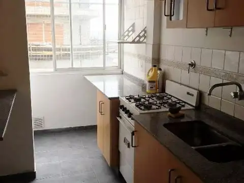 Departamento 2 amplios ambientes Lateral