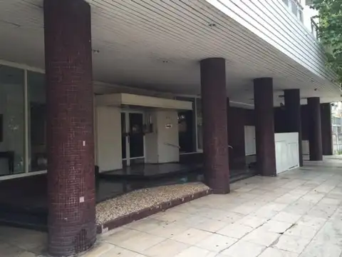 Departamento 2 amplios ambientes Lateral