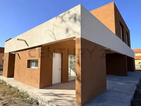 VENTA DE CASA 3 AMBIENTES EN ZELAYA