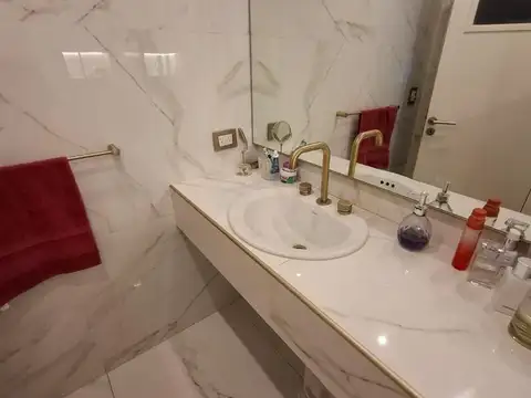 Alberti 1800, Piso P.B.