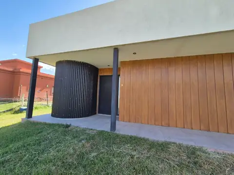 Vicente Lazaretti  200, Barrio Plaza Pueblo, Cipolletti