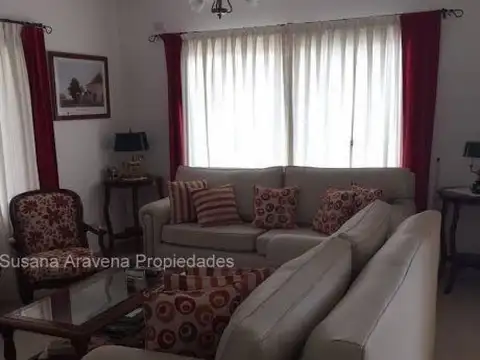 Casa 5 ambientes con 2 baños