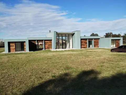CASA EN VENTA LA RANITA, LUJAN