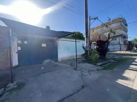 CASA EN VENTA  2 DORMITORIOS  BARRIO TIRO SUIZO