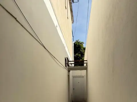 Local y dos departamentos. Ideal inversor