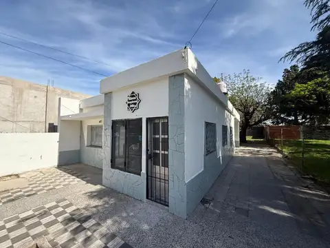 Casa 3 ambientes con 1 baño