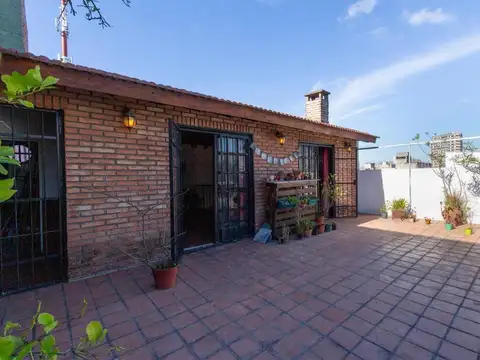 PH DE 4 AMB. QUINCHO TERRAZA BALCÓN 1ER.PISO X ESC